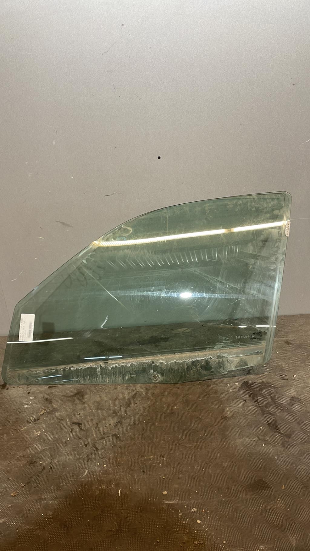 Vitre avant gauche RENAULT CLIO 2 PHASE 2 Diesel - 1