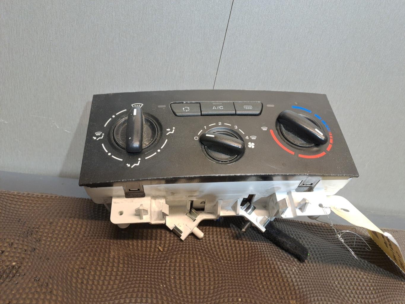 Commande chauffage PEUGEOT PARTNER 2 PHASE 2 Diesel - 1