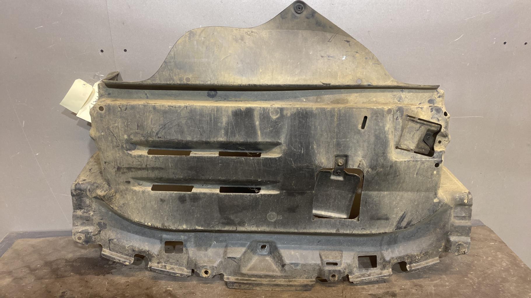 Cache sous moteur TOYOTA YARIS 1 PHASE 1 Essence - 1
