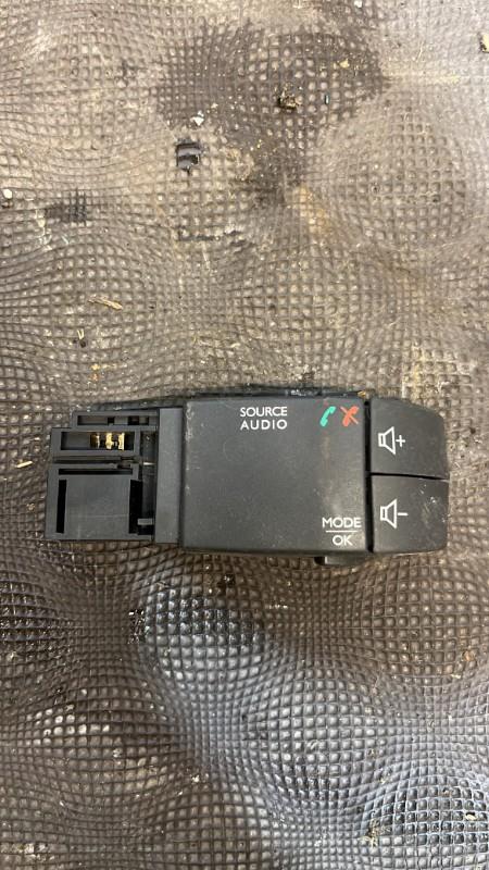 Commande autoradio RENAULT CLIO 4 PHASE 1 Diesel - 1