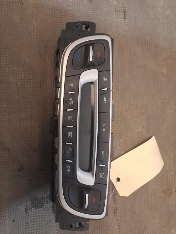 Commande chauffage RENAULT MEGANE 3 PHASE 1 COUPE Diesel - 1