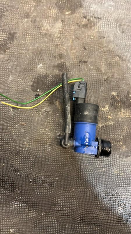 Bomba del limpiaparabrisas delantero RENAULT CLIO 4 PHASE 1 Diésel - 1