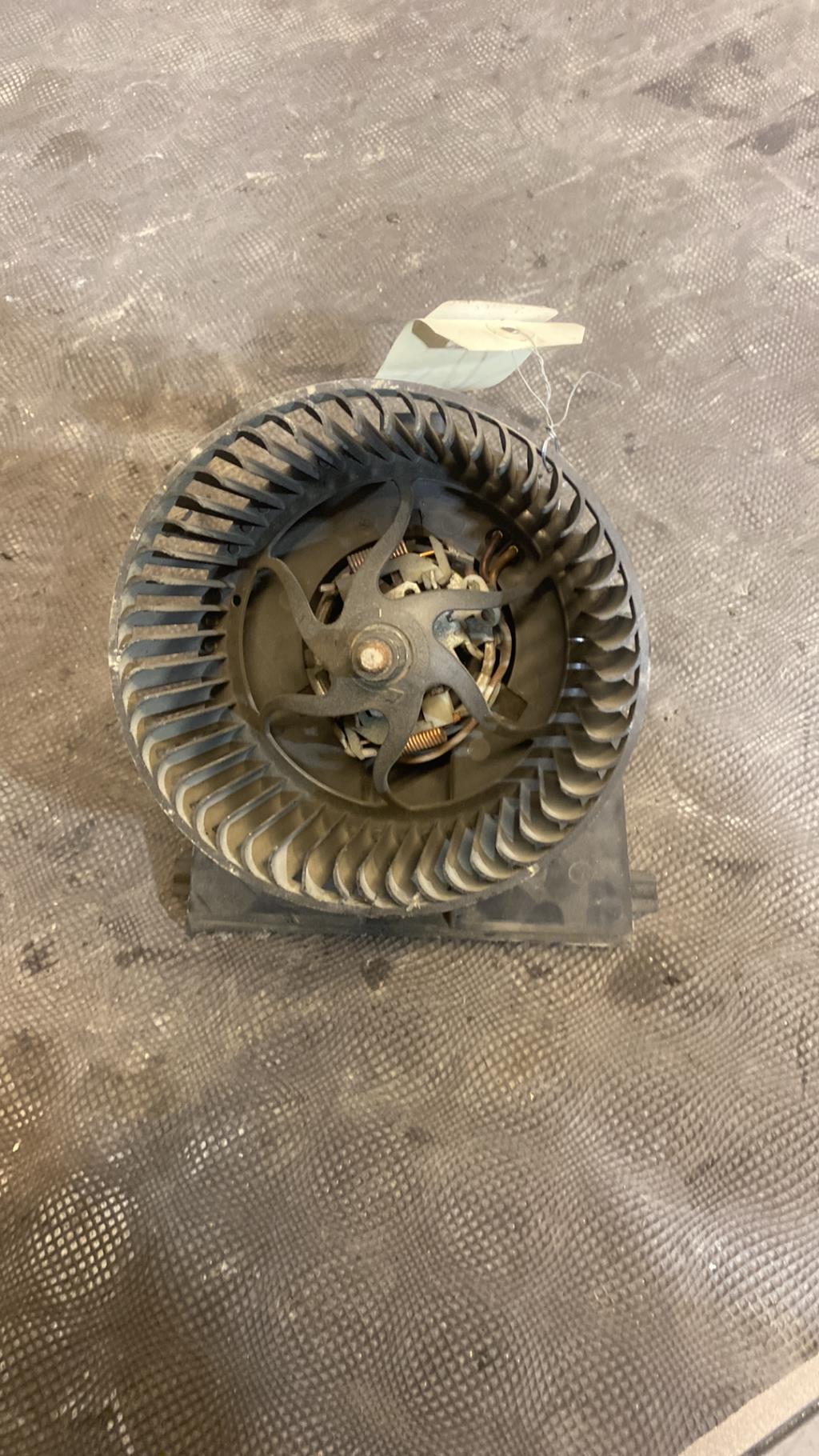 Pulseur d'air VOLKSWAGEN GOLF 4 Diesel - 1