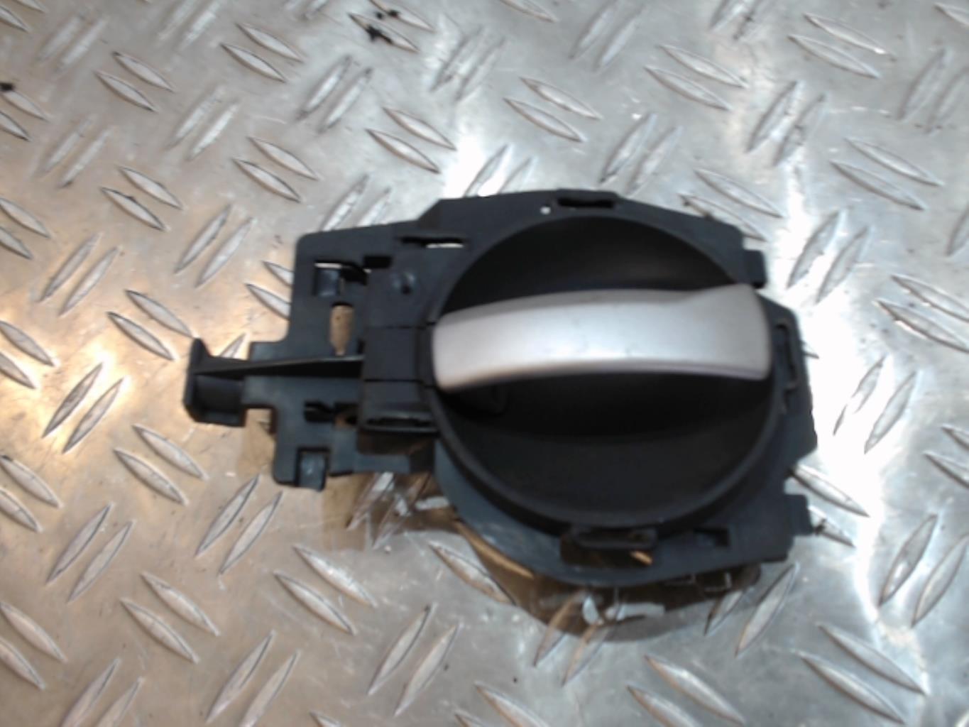 Poignee interieur avant gauche CITROEN C3 1 PHASE 2 Essence/GNV - 1
