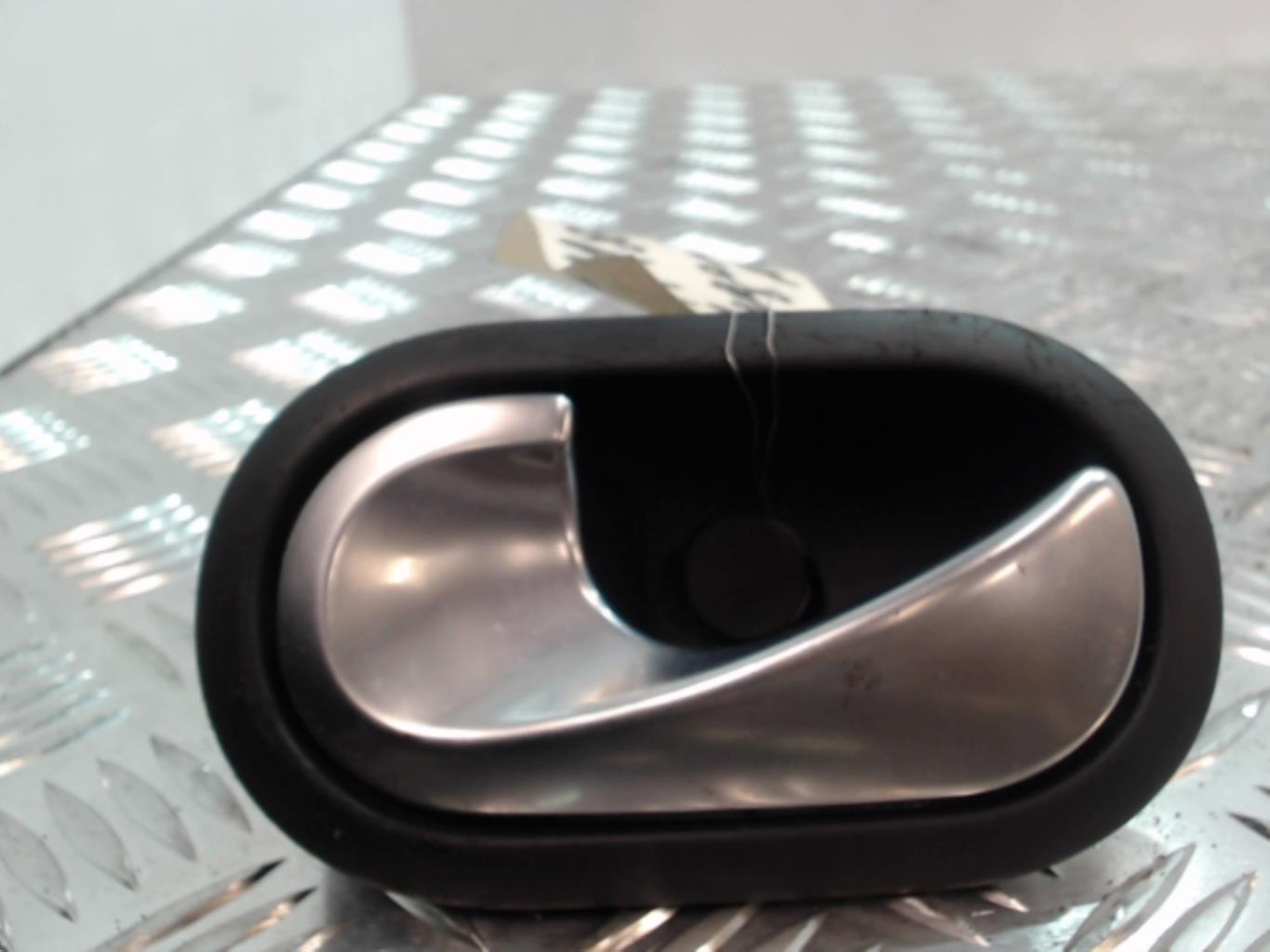 Maniglia interna anteriore sinistra RENAULT MEGANE 2 PHASE 1 Diésel - 1