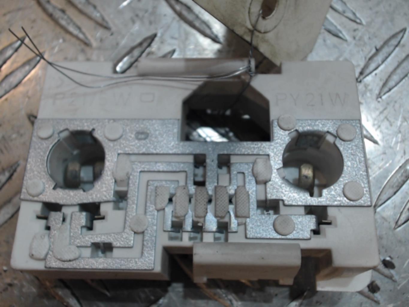 Base portalampade fanale posteriore destro CITROEN XANTIA PHASE 1 Diésel - 1