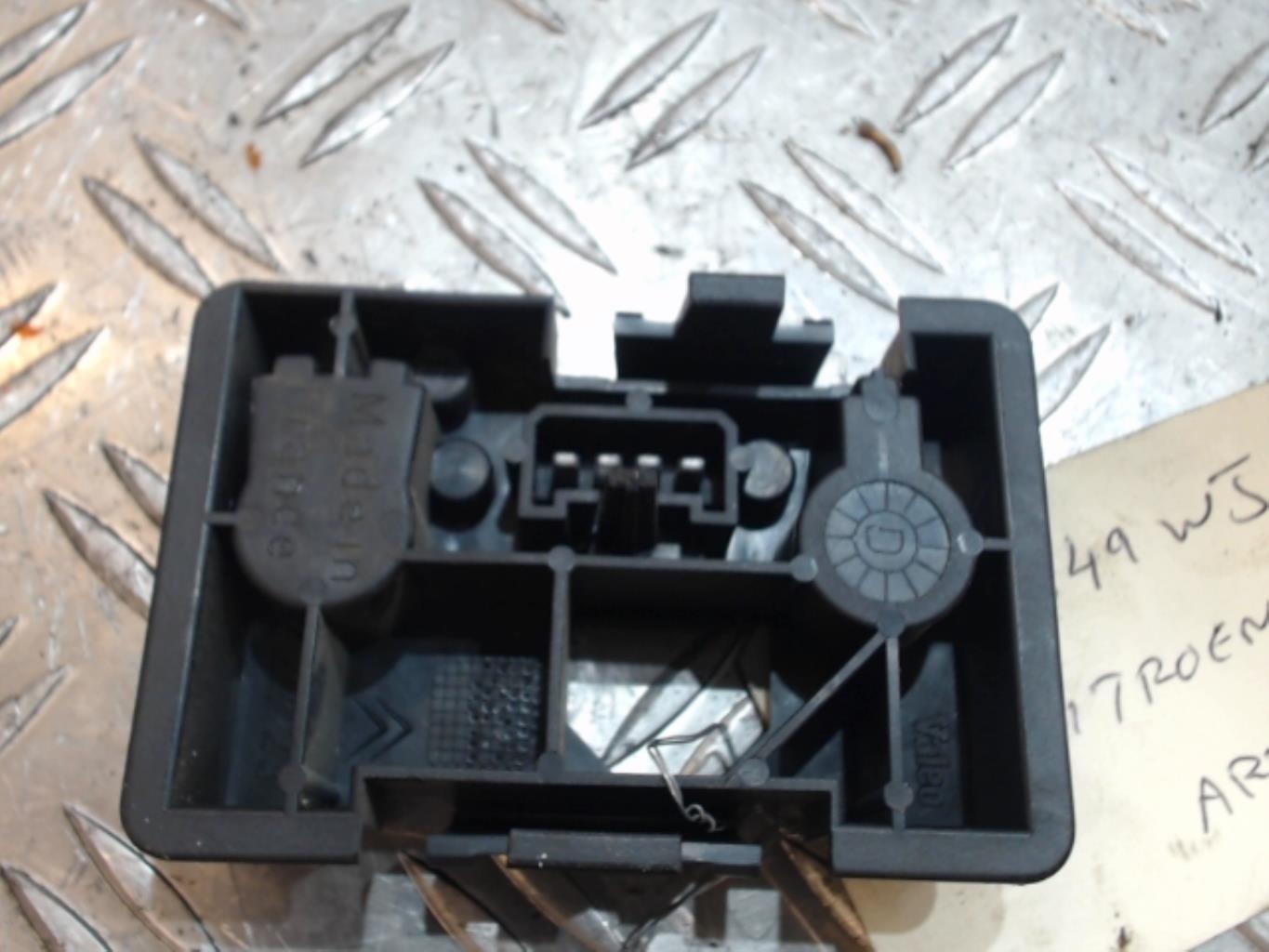 Base portalampade fanale posteriore destro CITROEN XANTIA PHASE 1 Diésel - 1