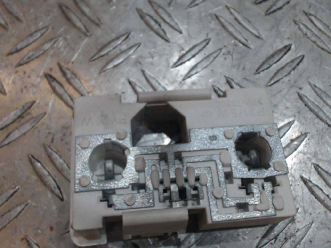 Base portalampade fanale posteriore sinistro CITROEN XANTIA PHASE 1 Diésel - 1