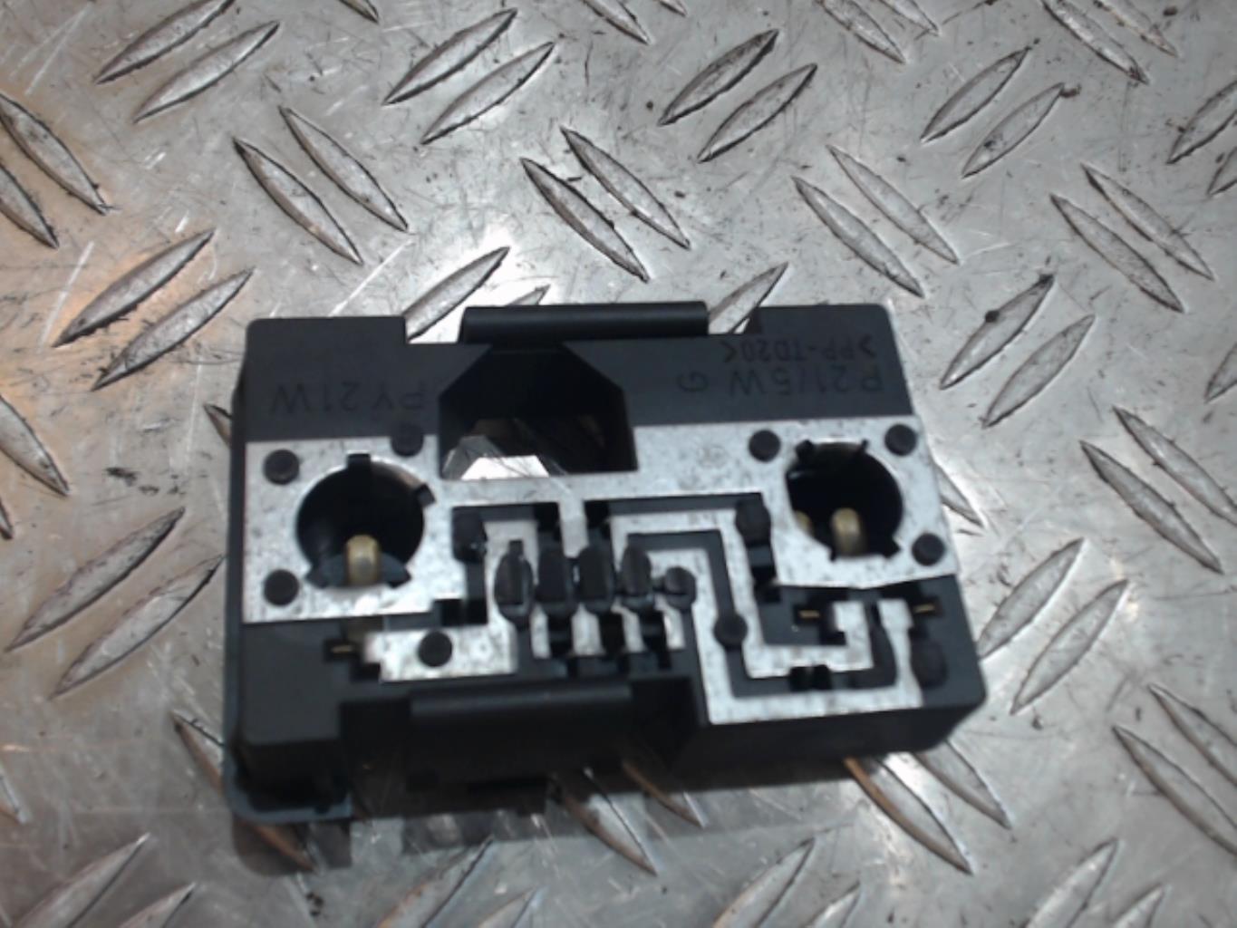 Base portalampade fanale posteriore sinistro CITROEN XANTIA PHASE 1 Diésel - 1