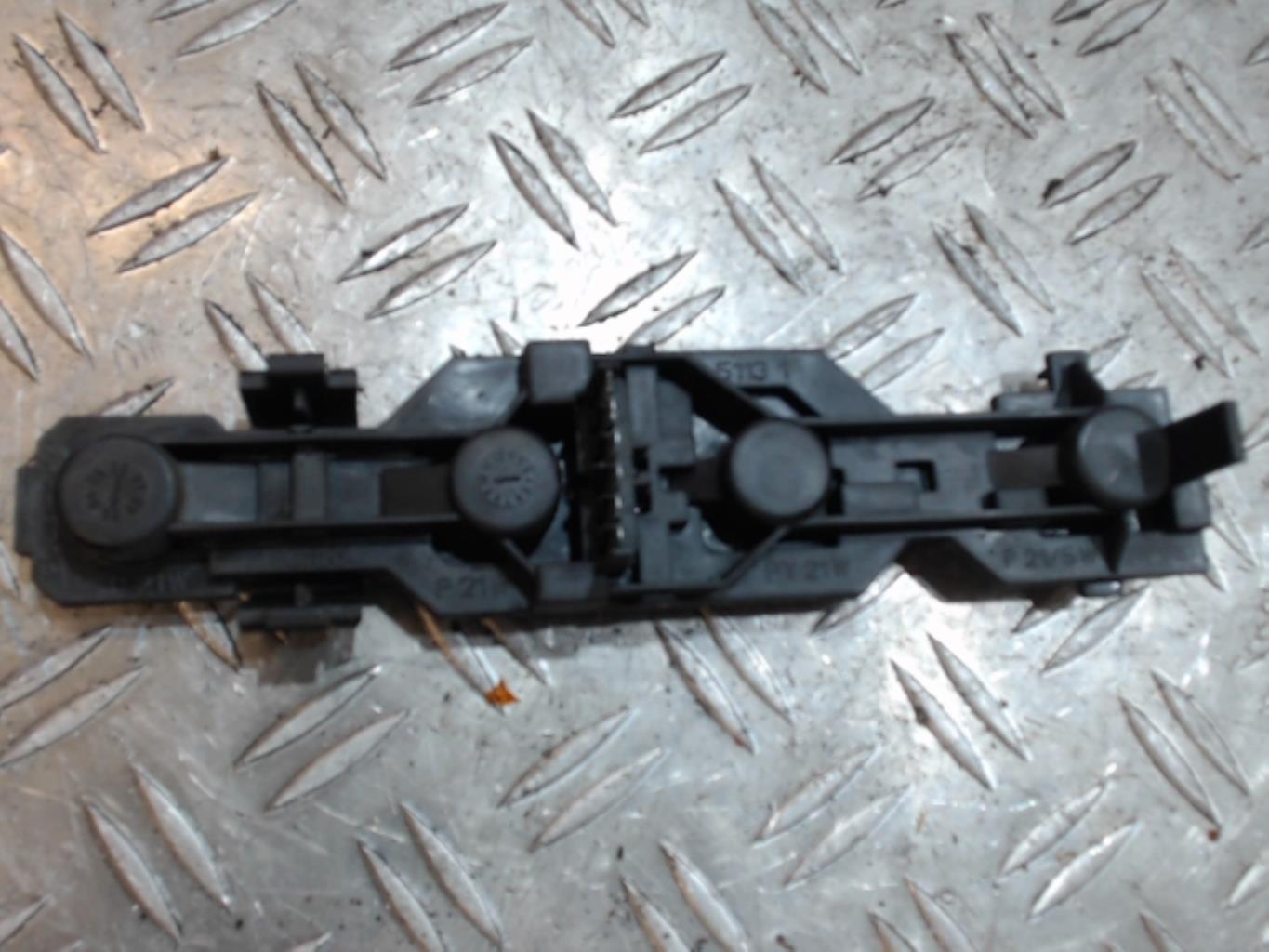 Base portalampade fanale posteriore sinistro OPEL COMBO C PHASE 2 Diésel - 1