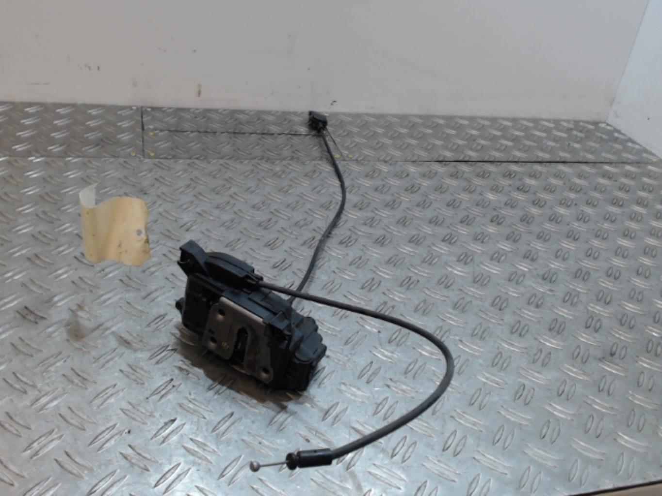 Serratura posteriore sinistra RENAULT CLIO 3 PHASE 1 Diésel - 1