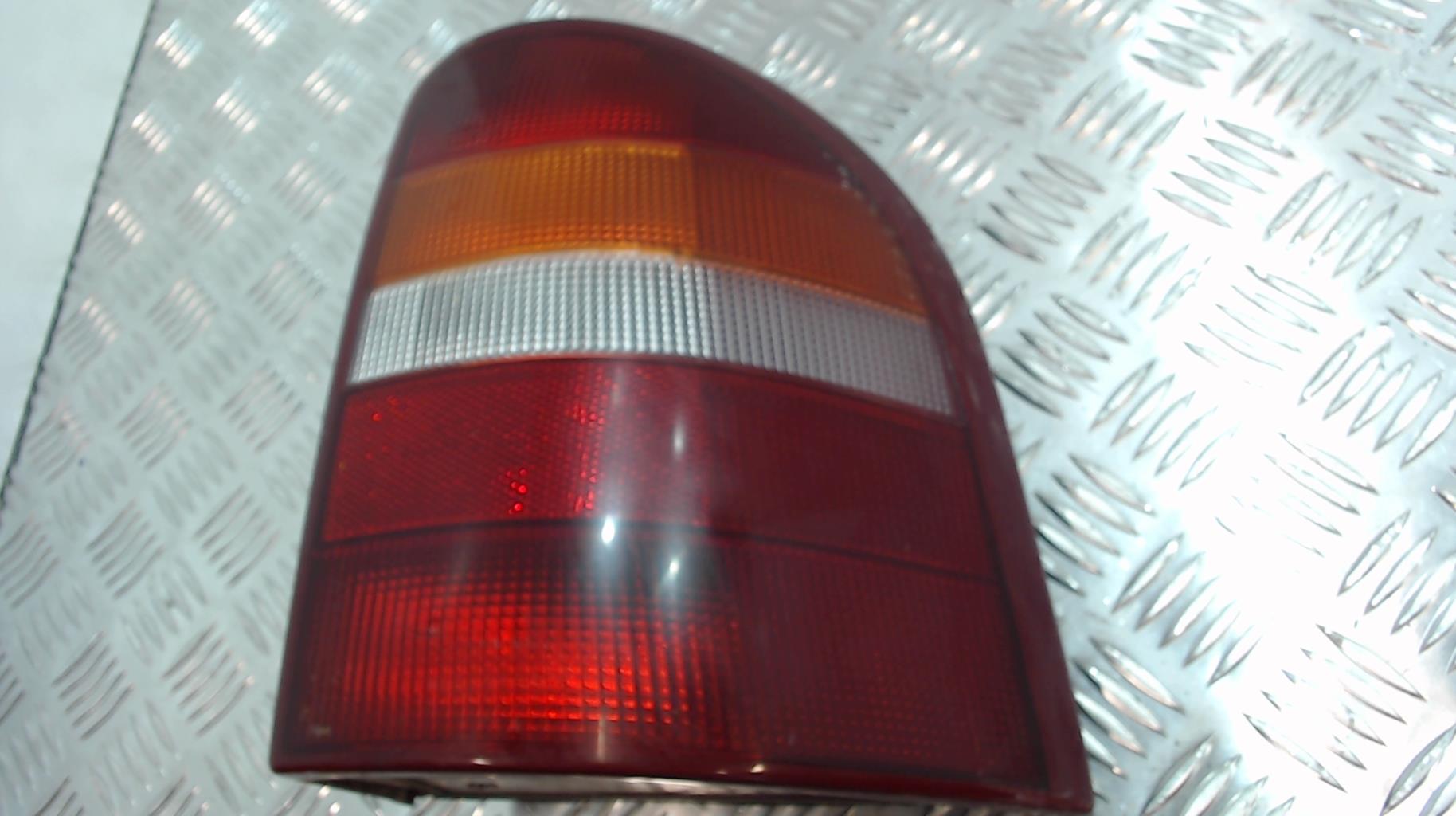 Fanale posteriore principale destro (luci) FORD MONDEO 1 PHASE 2 BREAK Diésel - 1