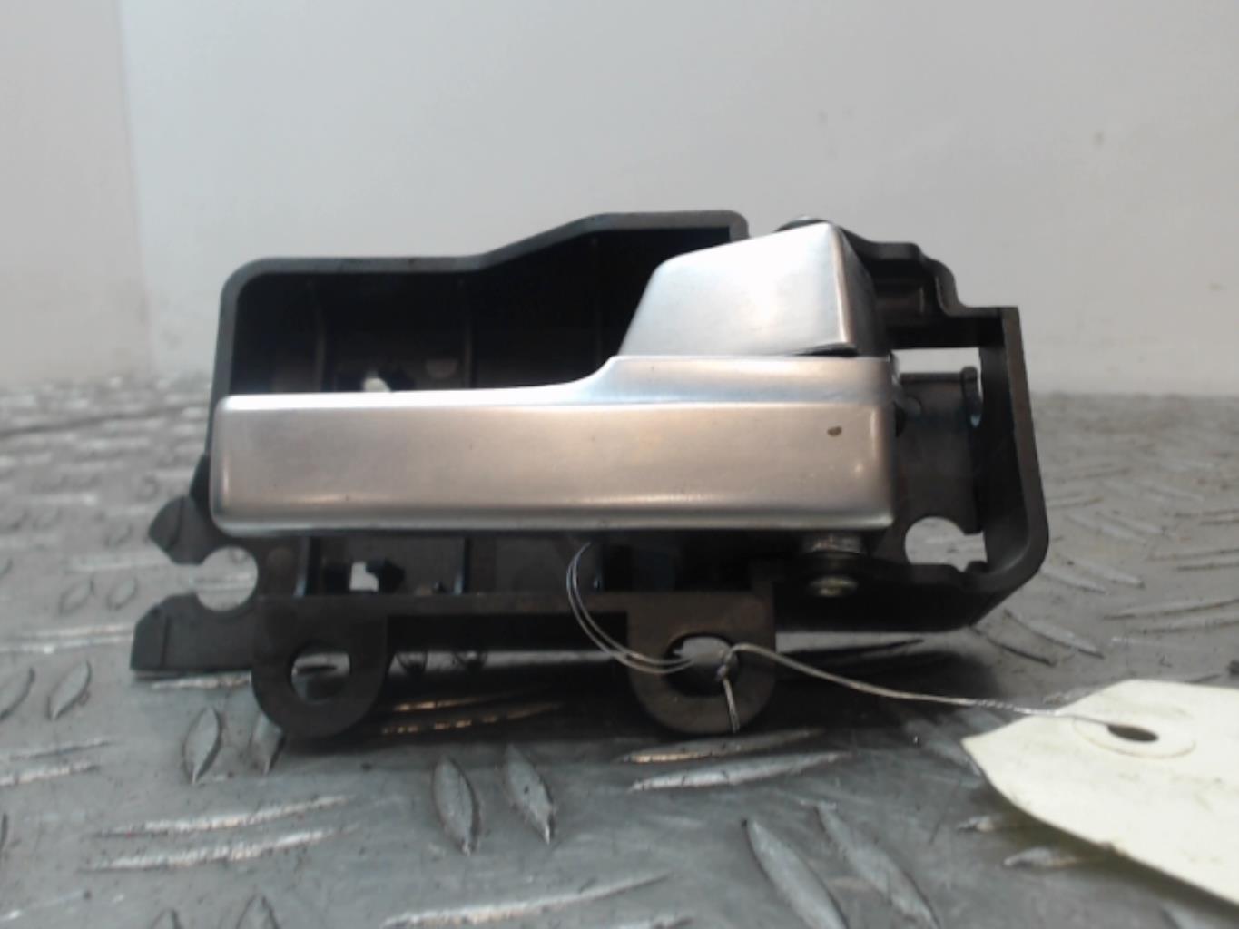Maniglia interna anteriore destra FORD FOCUS 2 PHASE 1 Diésel - 1
