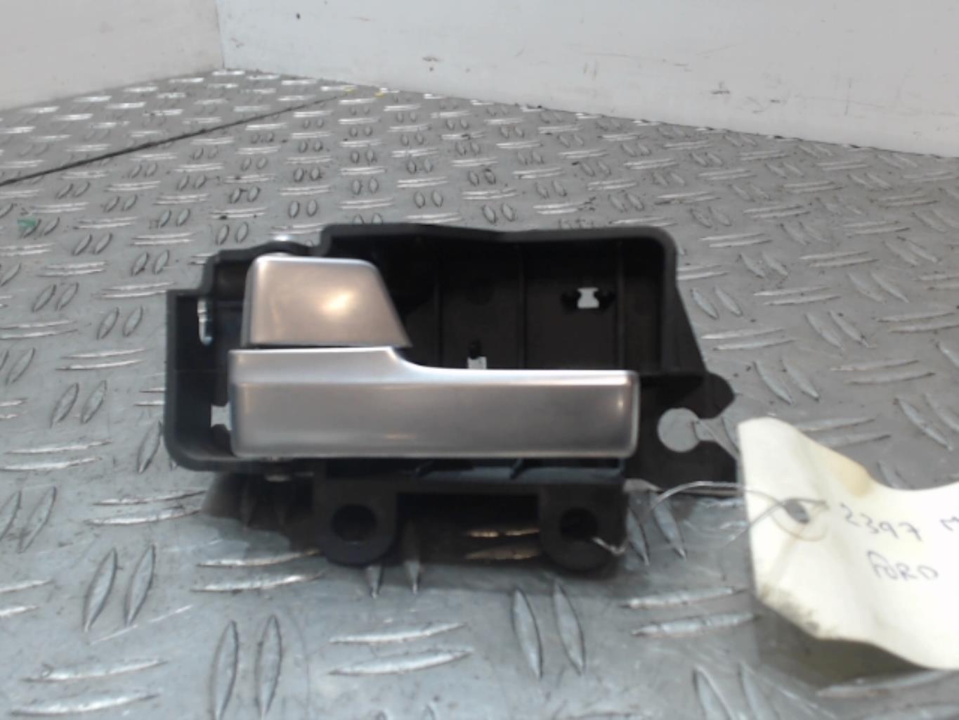 Maniglia interna anteriore sinistra FORD FOCUS 2 PHASE 1 Diésel - 1