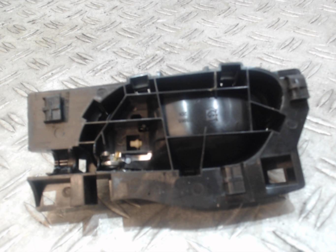 Maniglia interna anteriore destra PEUGEOT 2008 1 PHASE 2 Gasolina - 1