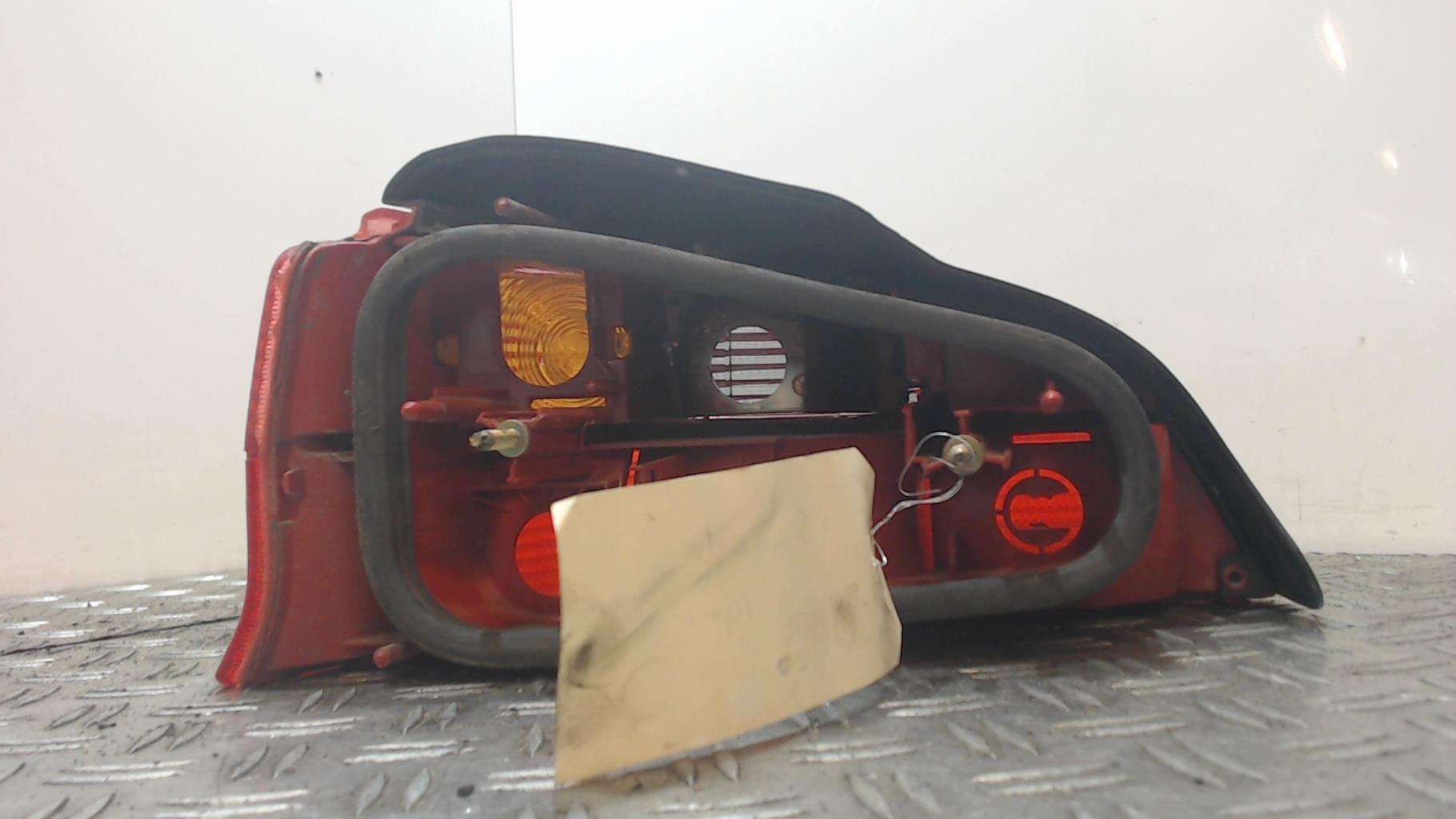 Fanale posteriore principale destro (luci) PEUGEOT 106 PHASE 1 Diésel - 1