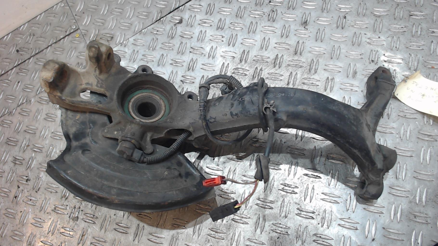 Mozzo anteriore sinistro VOLKSWAGEN PASSAT 4 PHASE 2 BREAK Diésel - 1
