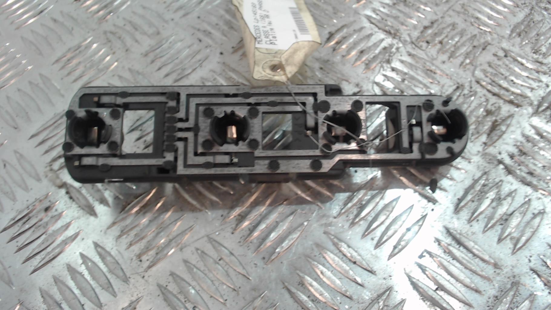 Base portalampade fanale posteriore destro MERCEDES CLASSE A 168 PHASE 2 Diésel - 1