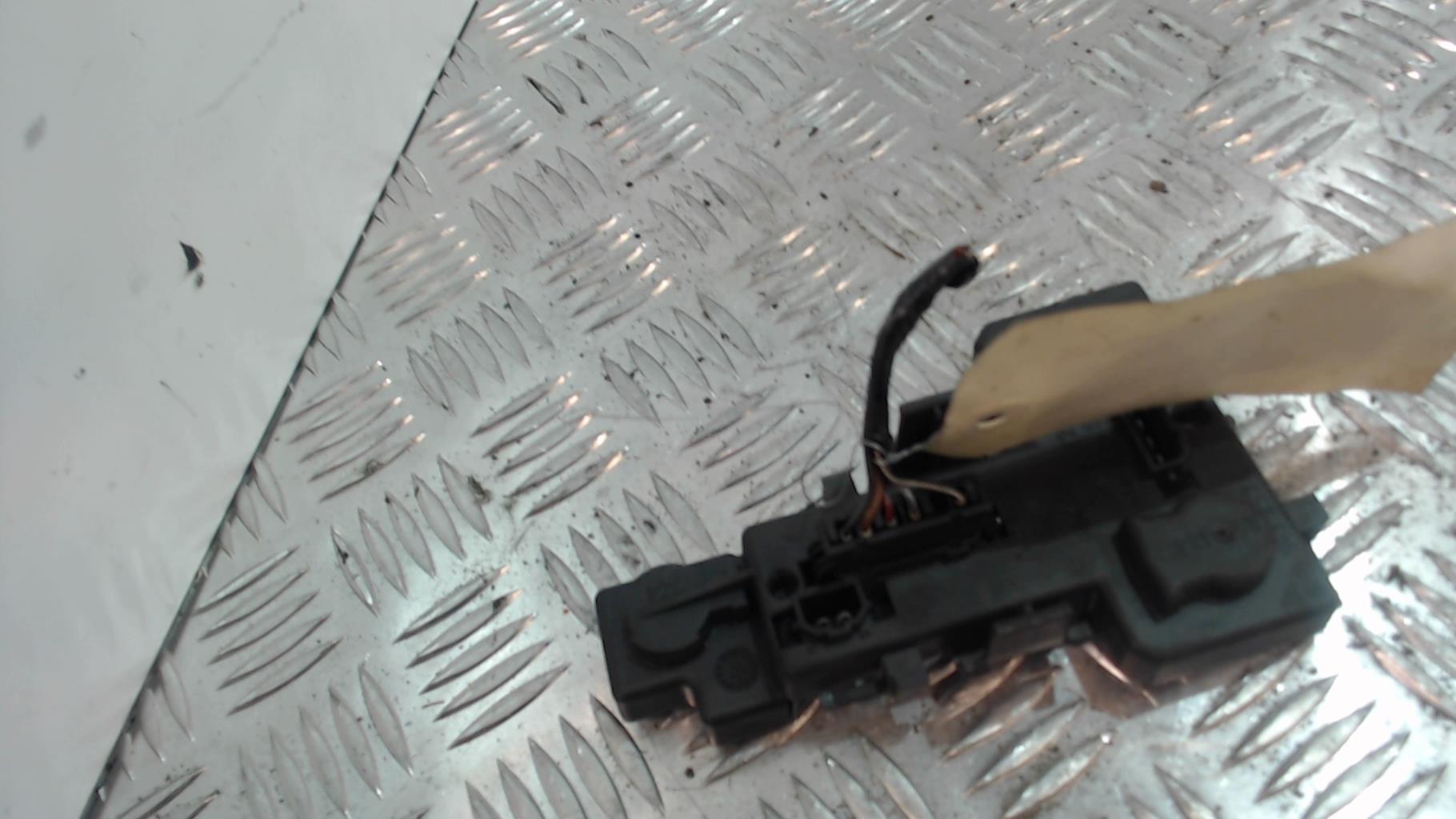 Base portalampade fanale posteriore sinistro SEAT IBIZA 2 PHASE 3 Gasolina - 1