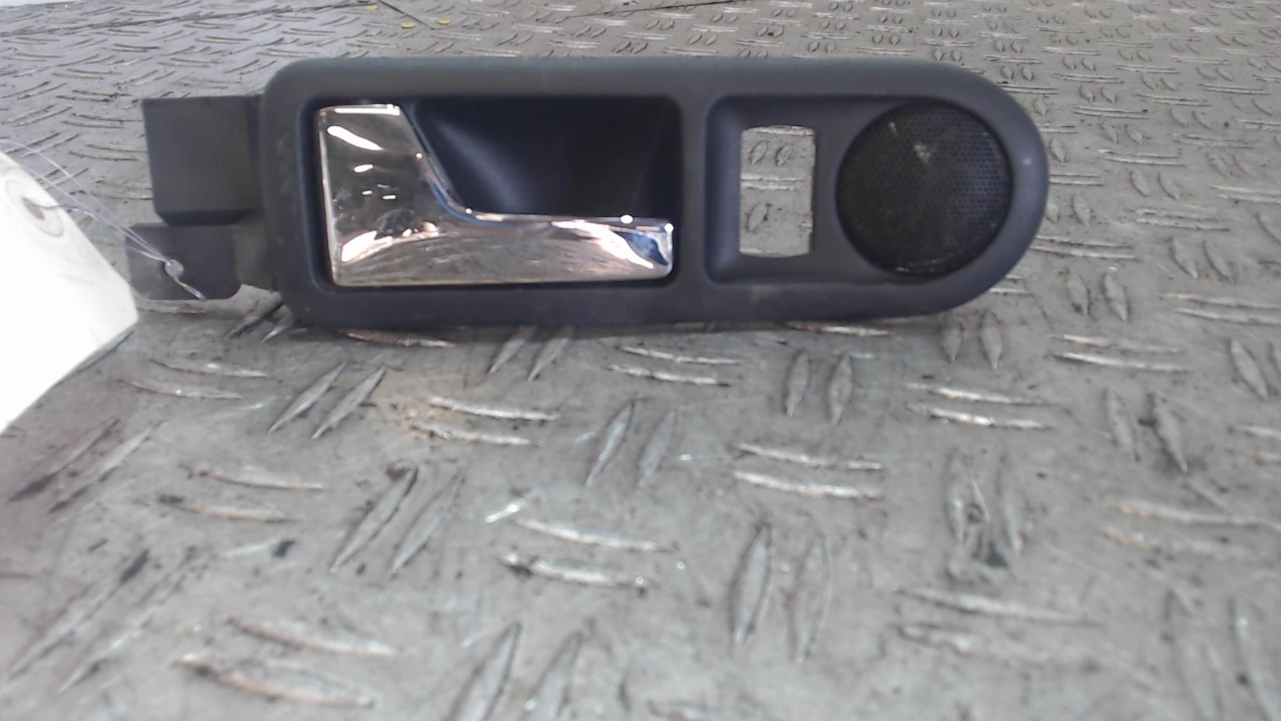 Maniglia interna posteriore sinistra VOLKSWAGEN GOLF 4 Gasolina - 1