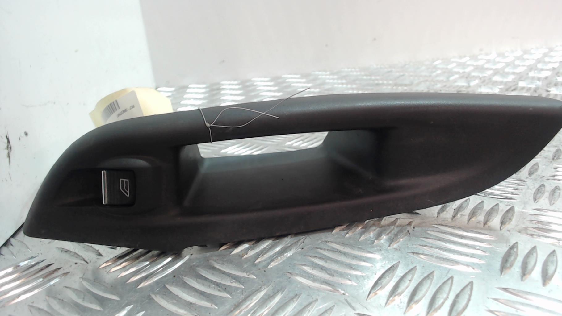 Interruttore lavacristalli posteriore sinistro FORD FOCUS 3 PHASE 1 Diésel - 1