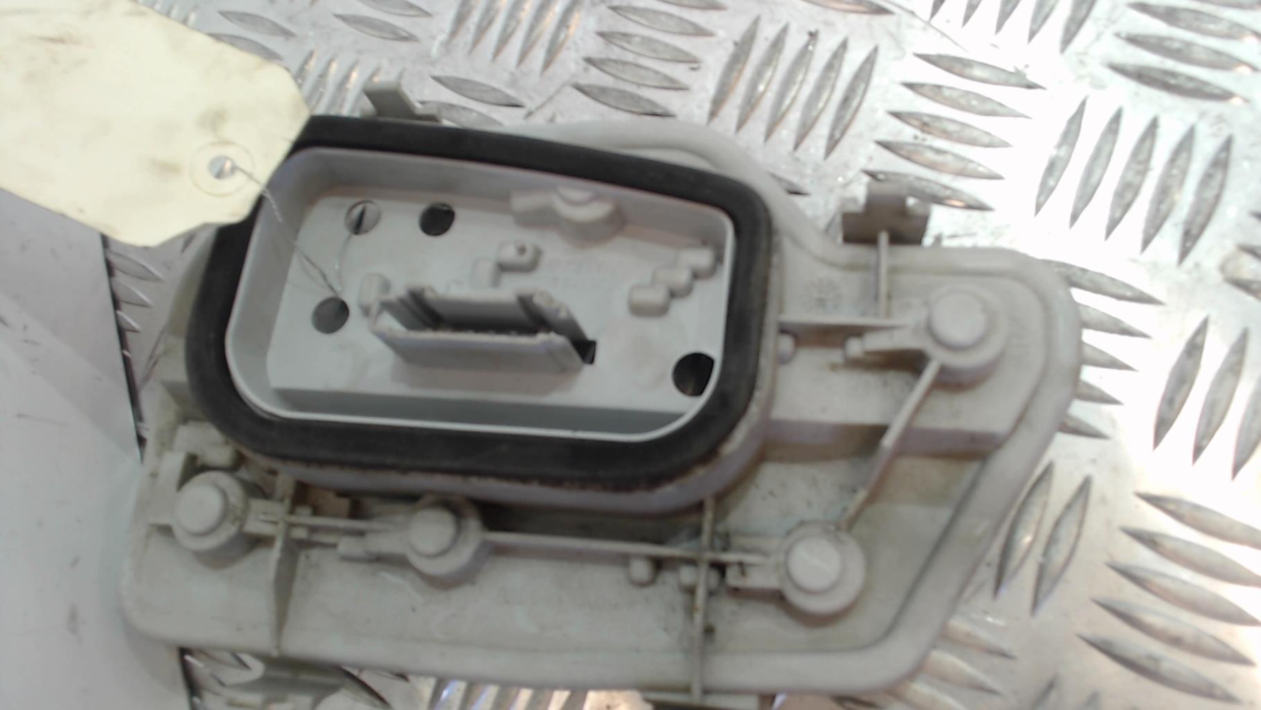 Base portalampade fanale posteriore destro VOLKSWAGEN POLO 4 PHASE 1 Gasolina - 1