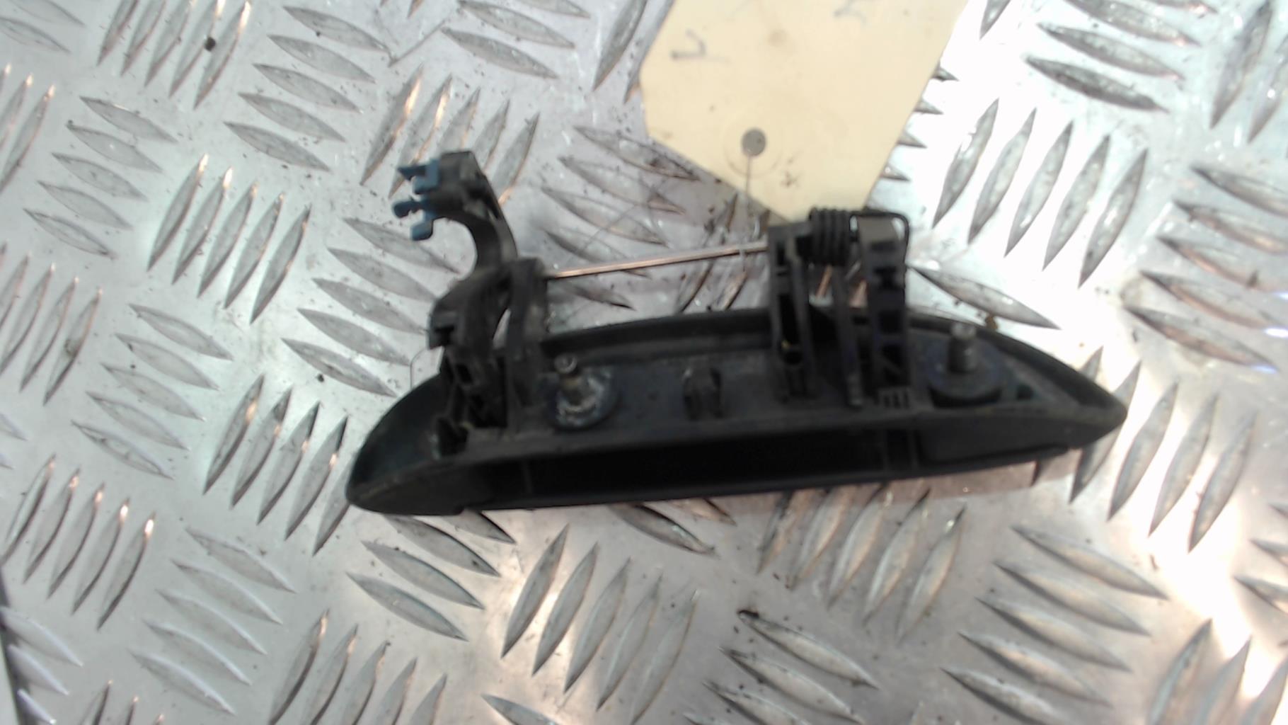 Maniglia portiera posteriore sinistra RENAULT CLIO 2 PHASE 1 Diésel - 1