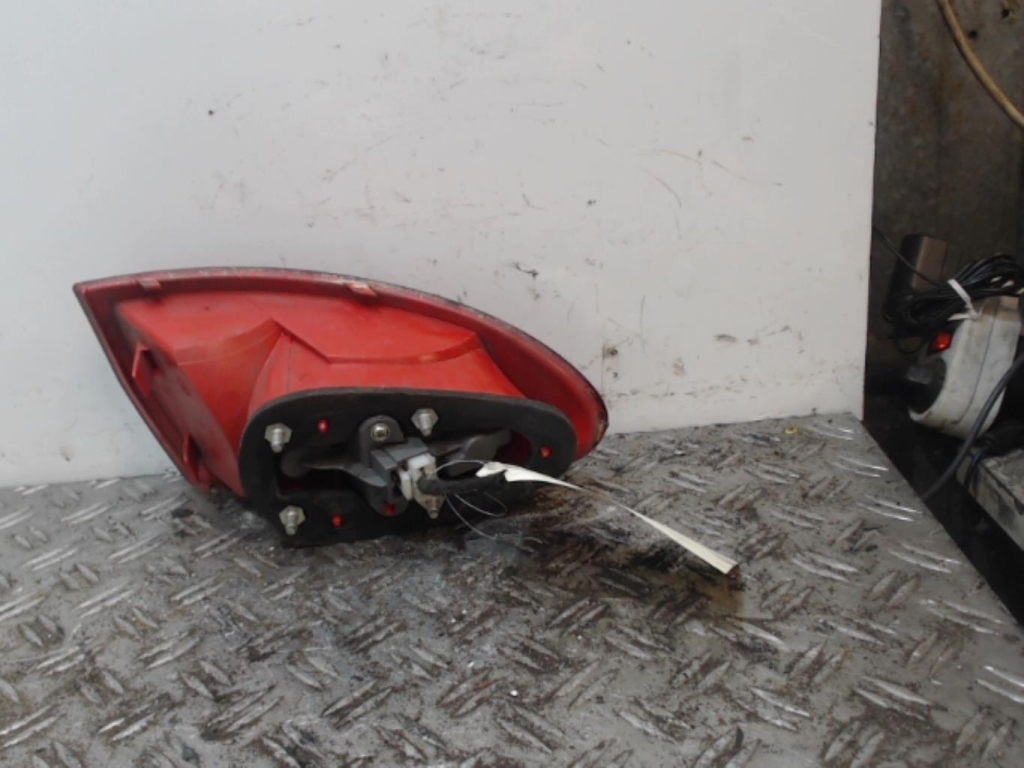 Fanale posteriore principale destro (luci) ALFA ROMEO 147  - 1