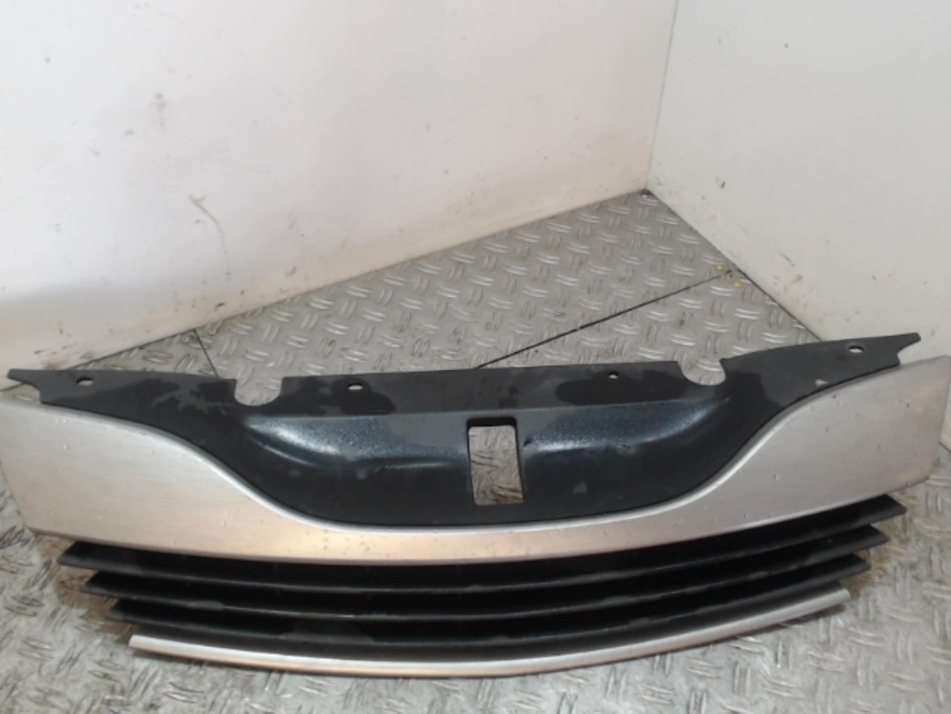 Calandre RENAULT LAGUNA 2 PHASE 1 Diesel - 1