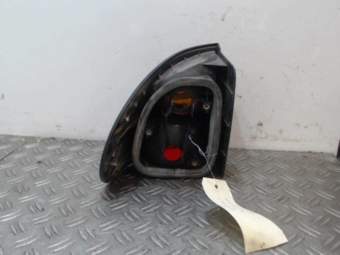 Fanale posteriore principale destro (luci) RENAULT LAGUNA 1 PHASE 1 Diésel - 1