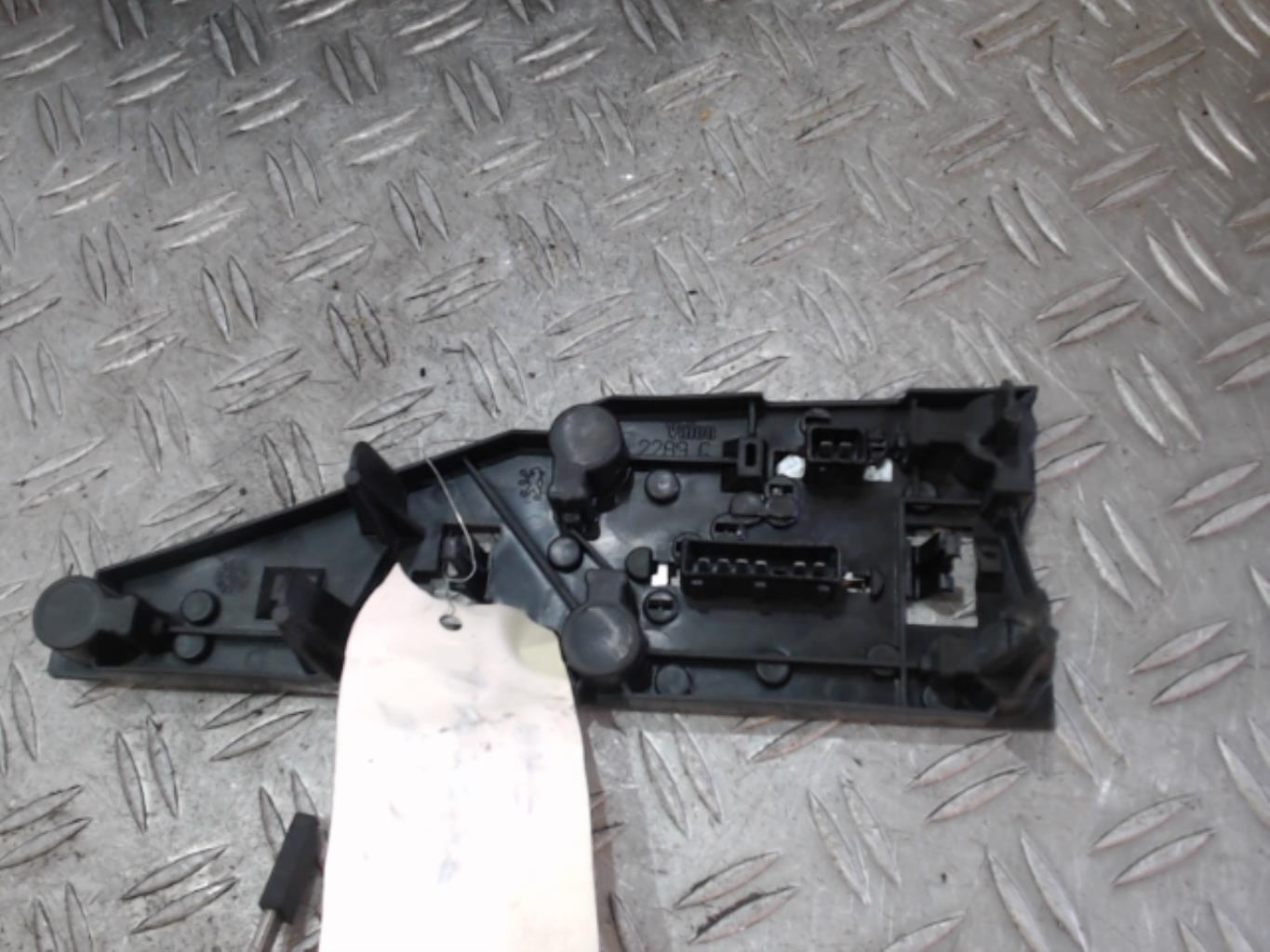 Base portalampade fanale posteriore sinistro PEUGEOT 406 COUPE Gasolina - 1