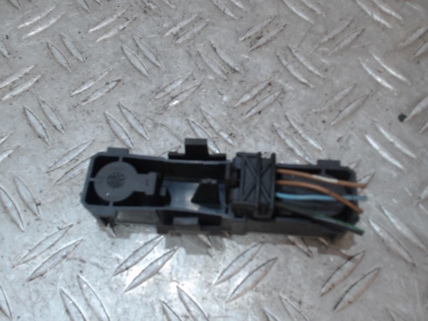 Base portalampade fanale posteriore sinistro RENAULT LAGUNA 1 PHASE 1 Diésel - 1