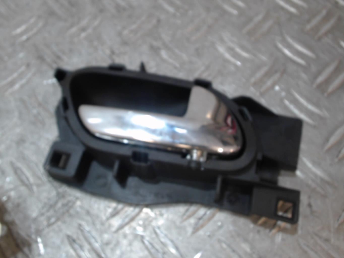 Maniglia interna anteriore destra PEUGEOT 407 PHASE 1 Diésel - 1