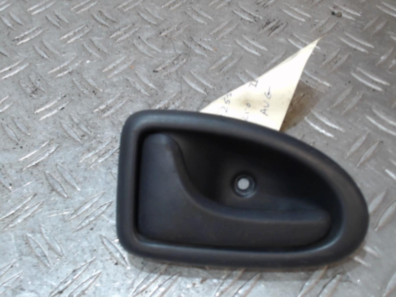 Poignee interieur avant gauche RENAULT CLIO 2 CAMPUS PHASE 1 Diesel - 1