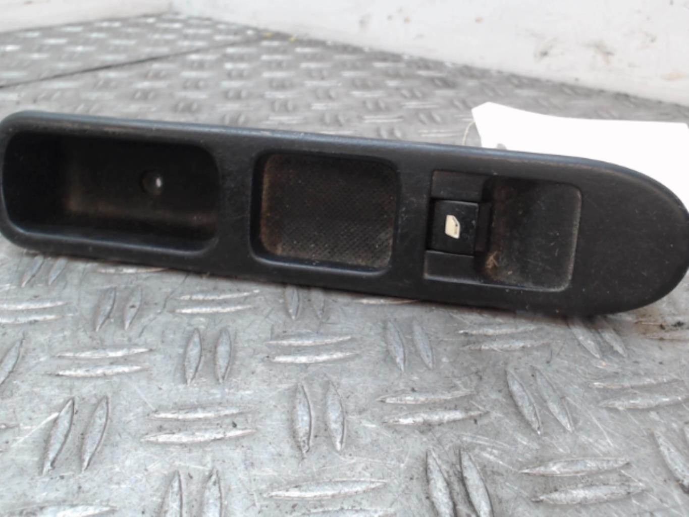 Interruttore lavacristalli anteriore destro PEUGEOT 307 PHASE 1 Gasolina - 1