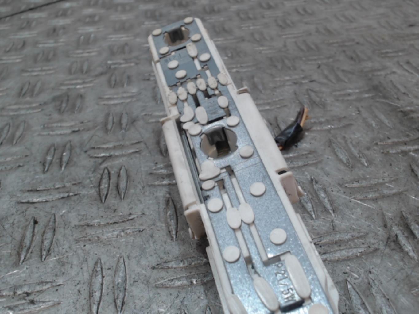Base portalampade fanale posteriore destro RENAULT EXPRESS PHASE 1 Gasolina - 1