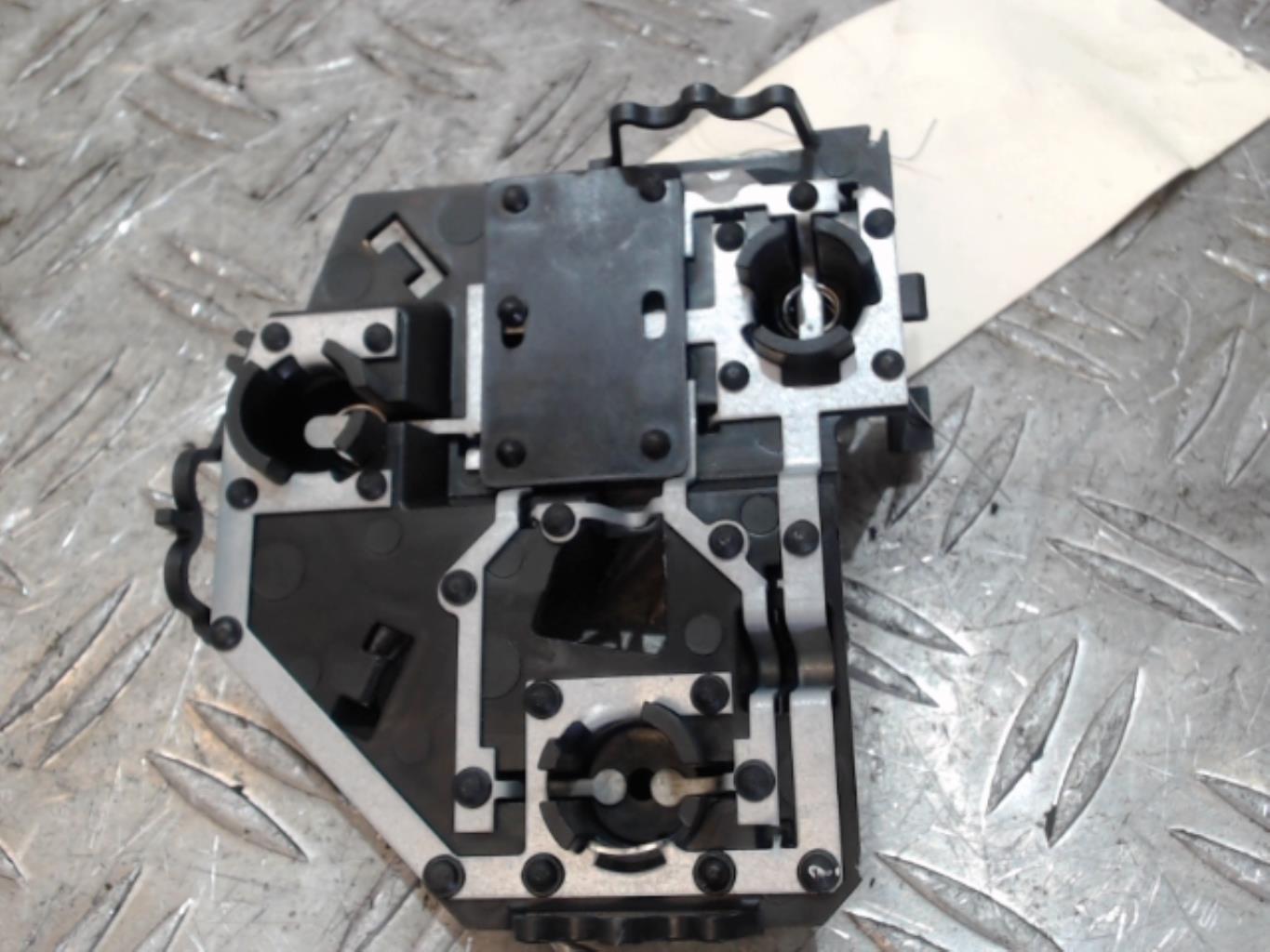 Base portalampade fanale posteriore sinistro PEUGEOT 206+ Diésel - 1