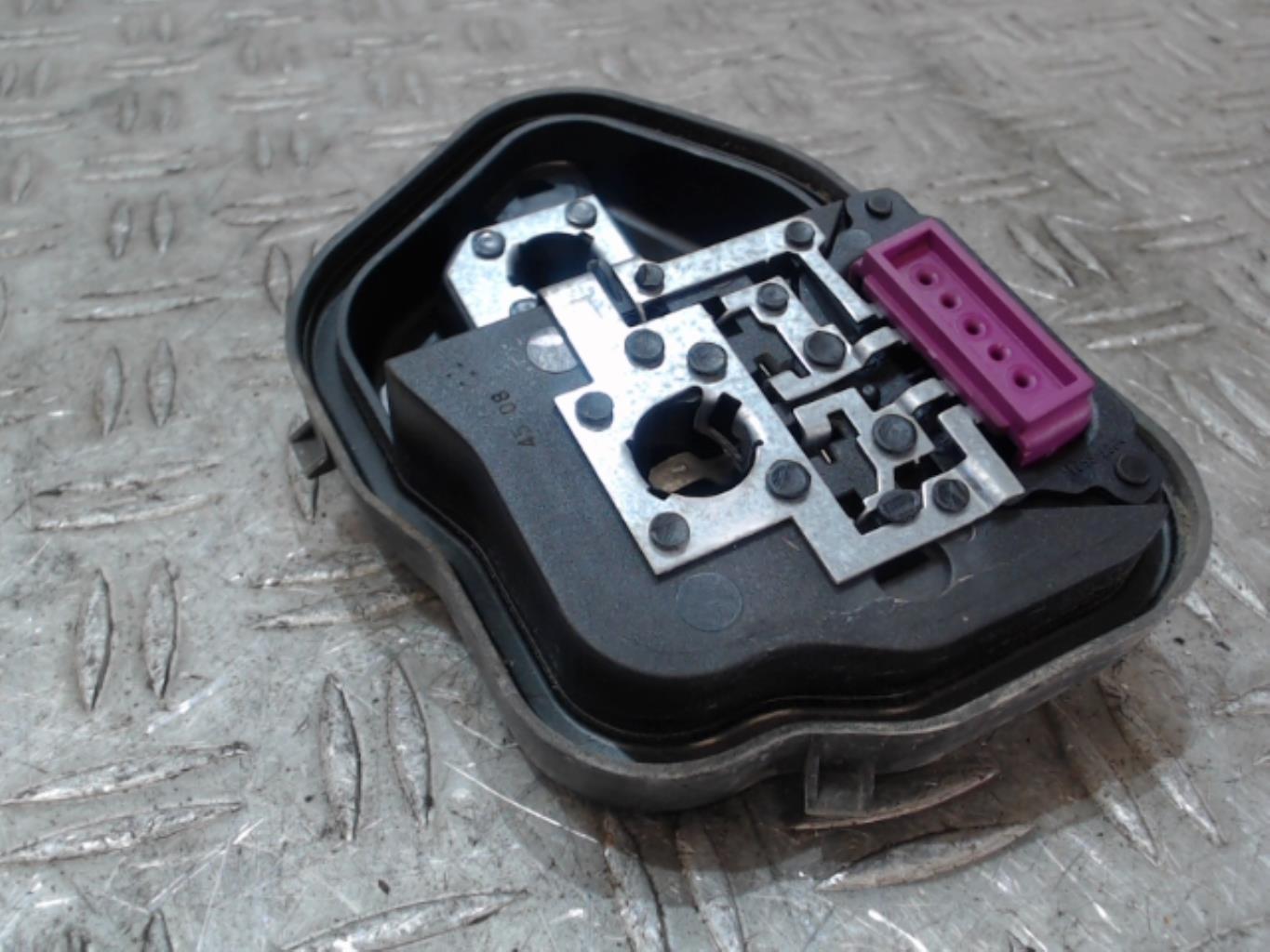 Base portalampade fanale posteriore sinistro RENAULT MEGANE 3 PHASE 1 Diésel - 1