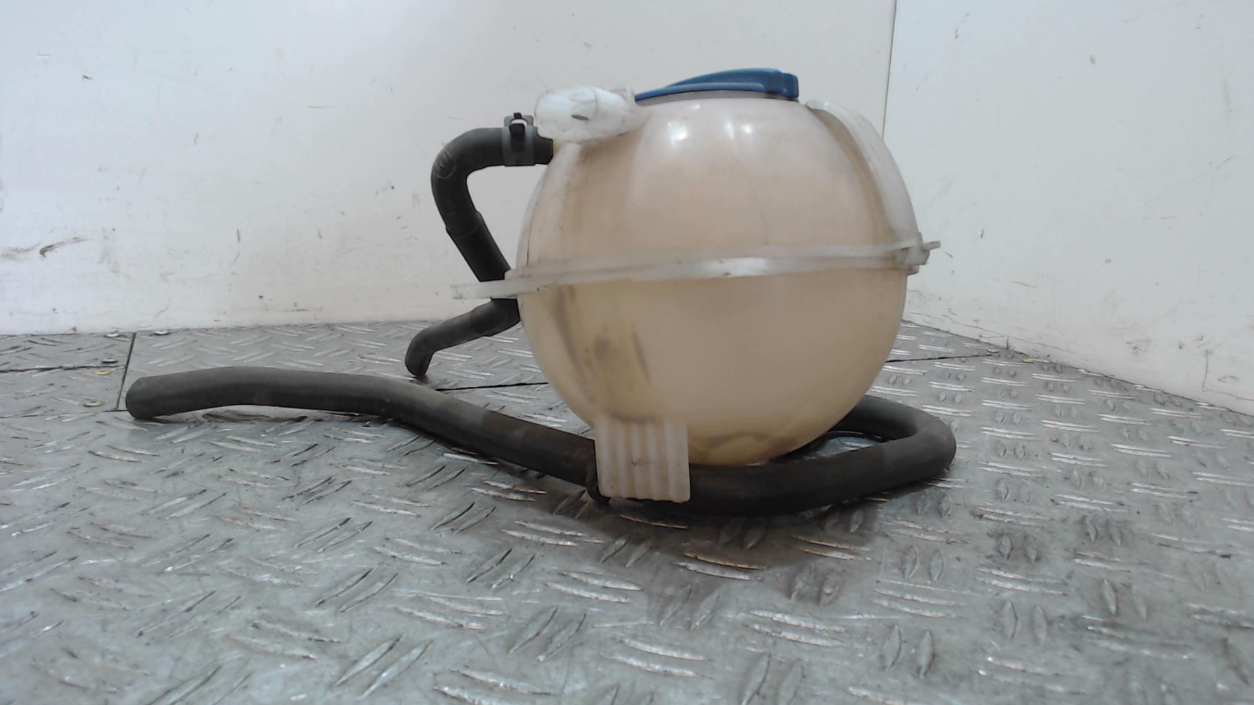 Vase d'expansion VOLKSWAGEN FOX Essence - 1