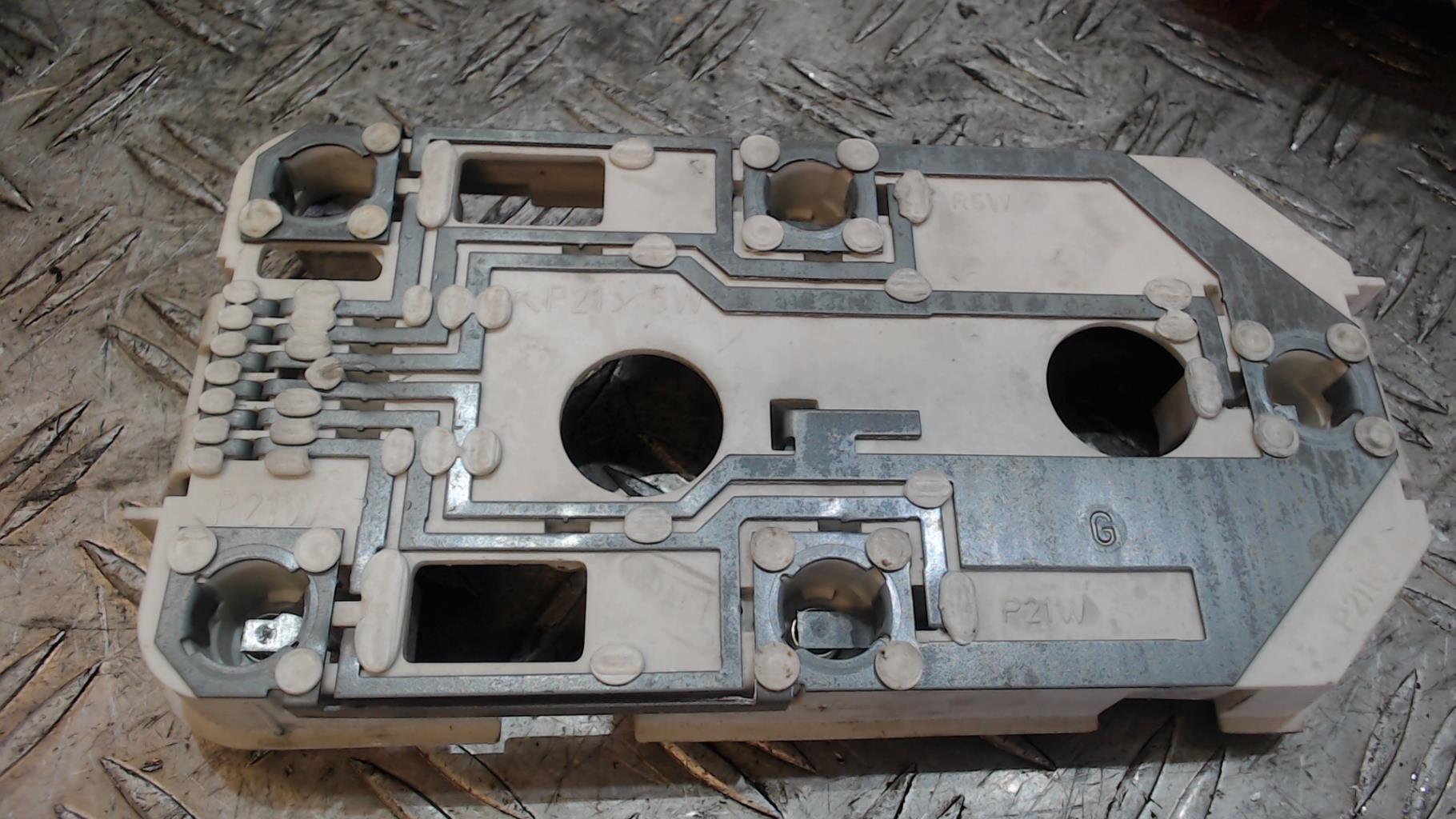 Base portalampade fanale posteriore sinistro PEUGEOT 309 PHASE 2 Diésel - 1
