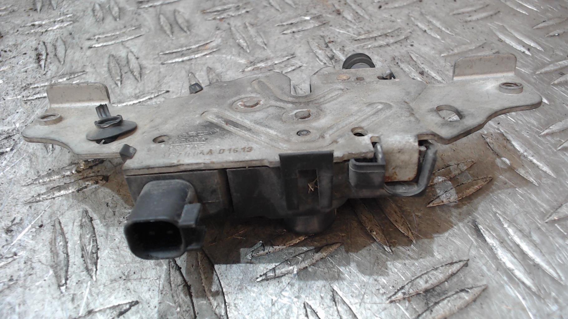 Serrure de capot FORD MONDEO 2 Diesel - 1