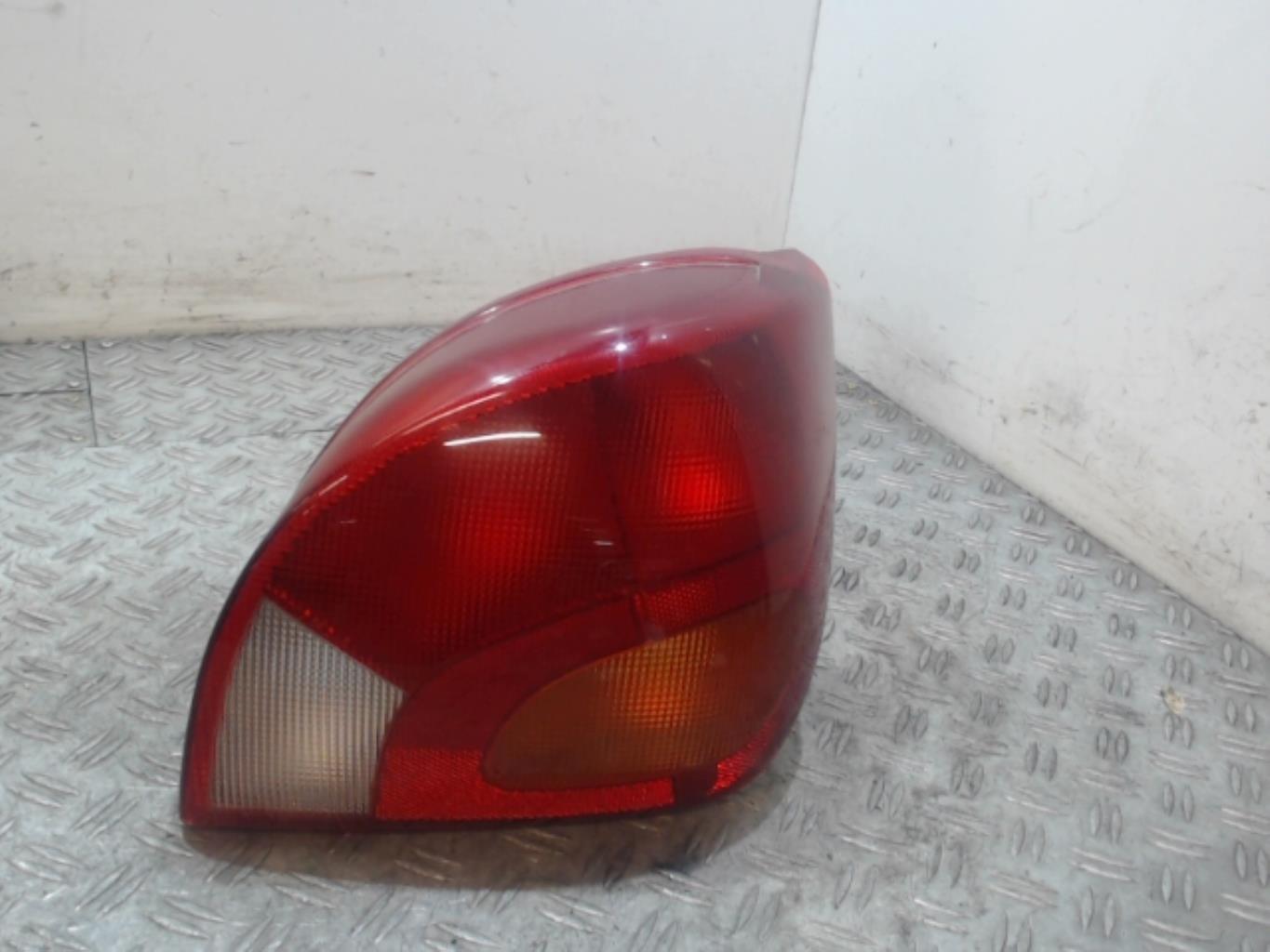 Fanale posteriore principale destro (luci) FORD FIESTA 4 PHASE 2 Gasolina - 1