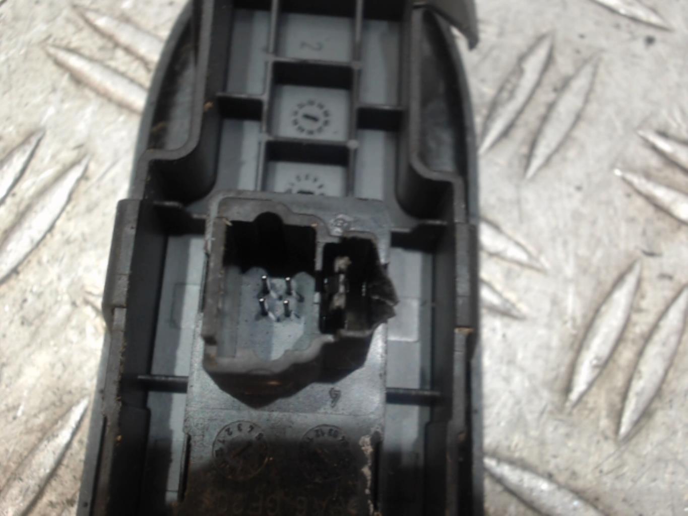 Interruttore lavacristalli anteriore destro PEUGEOT 307 PHASE 2 Diésel - 1