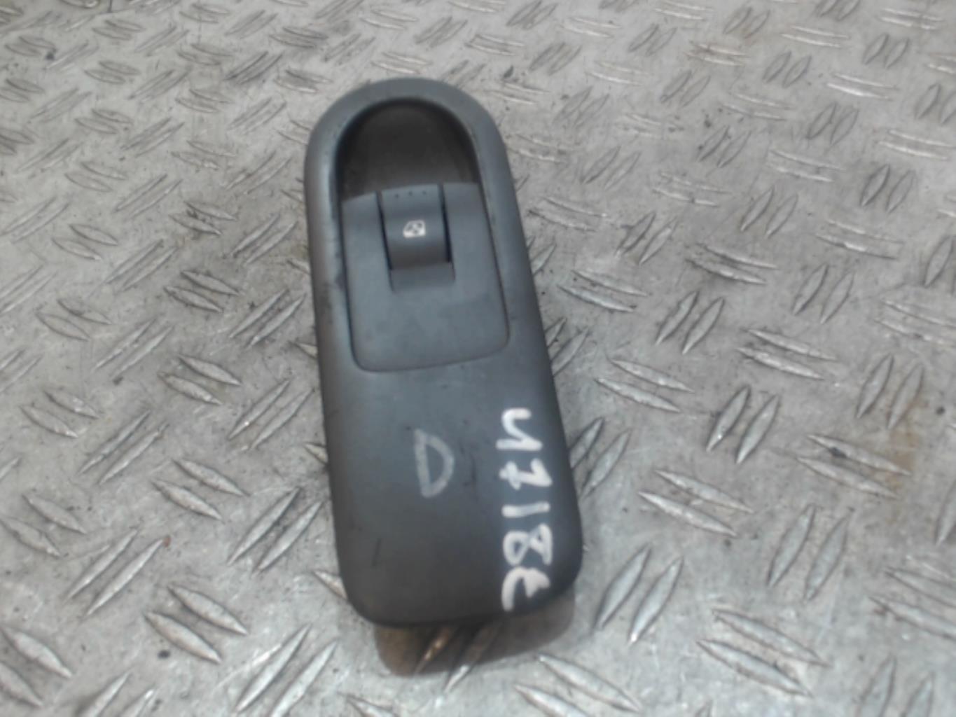 Interruttore lavacristalli anteriore destro RENAULT SCENIC 2 PHASE 1 Diésel - 1