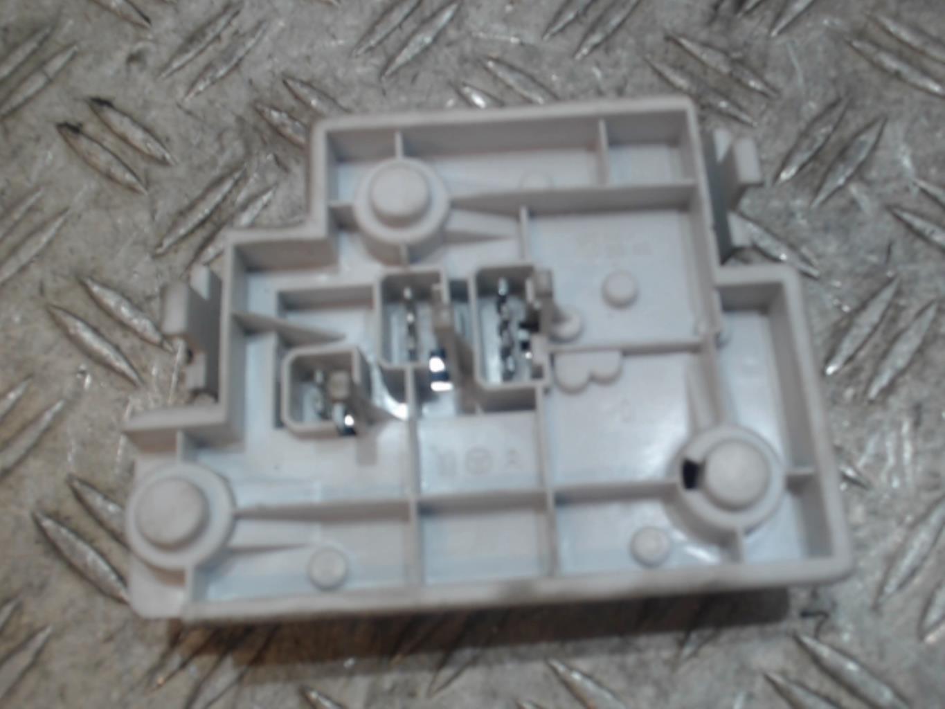 Base portalampade fanale posteriore destro CITROEN XANTIA PHASE 2 BREAK Diésel - 1