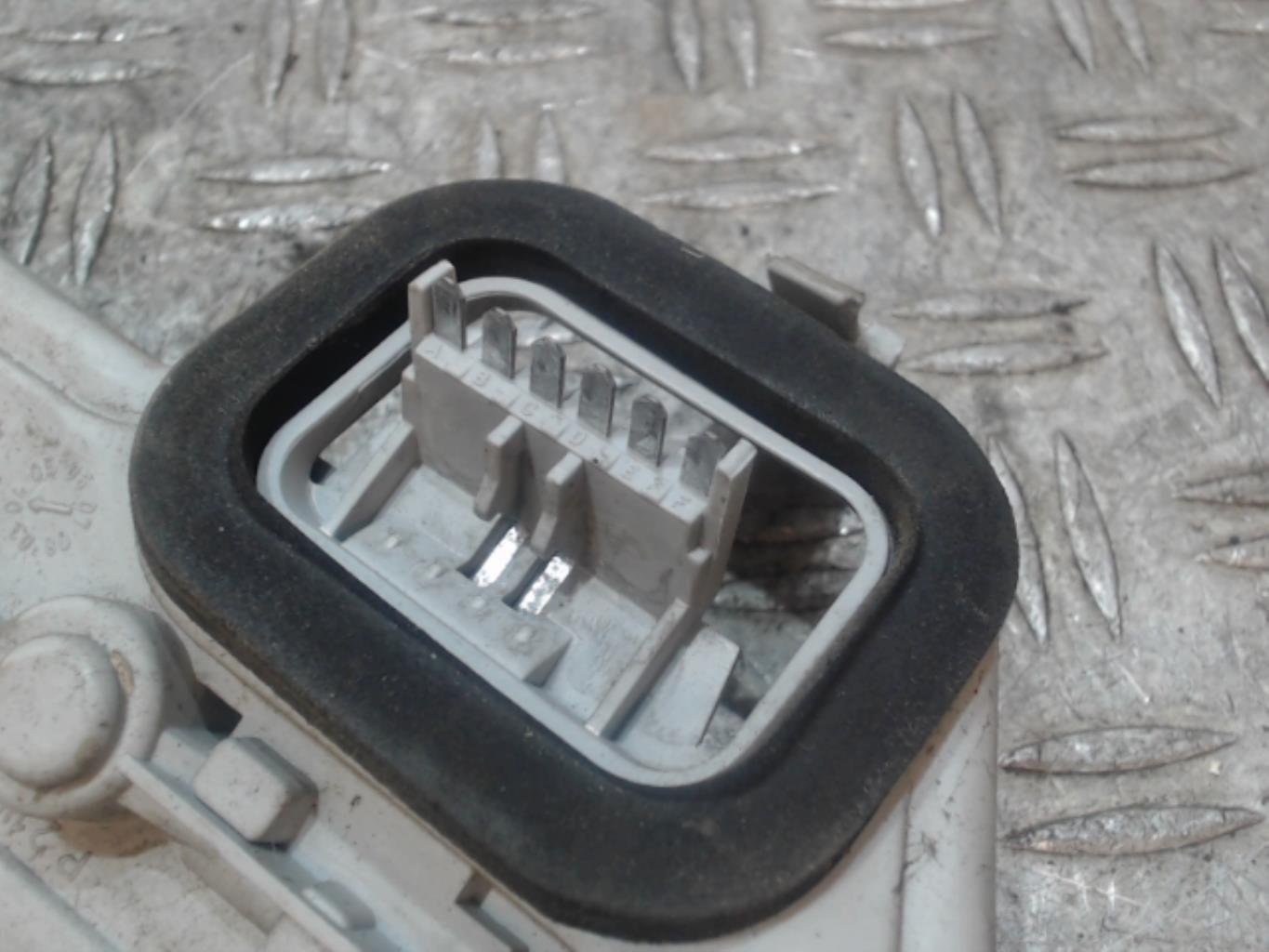 Base portalampade fanale posteriore destro OPEL ZAFIRA A PHASE 2 Diésel - 1