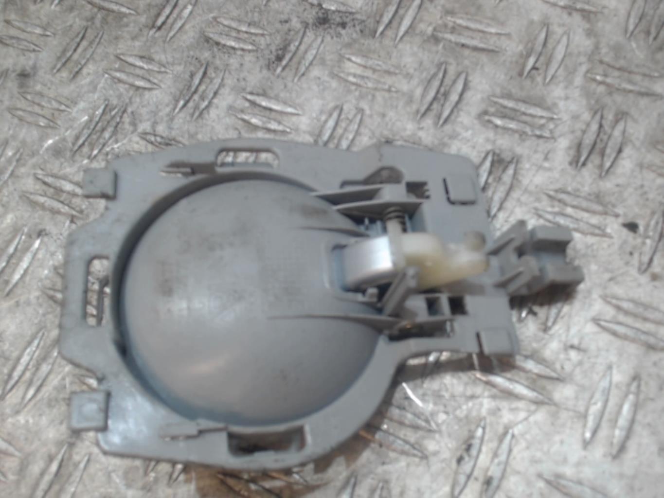 Poignee interieur arriere gauche CITROEN C3 1 PHASE 1 Essence - 1
