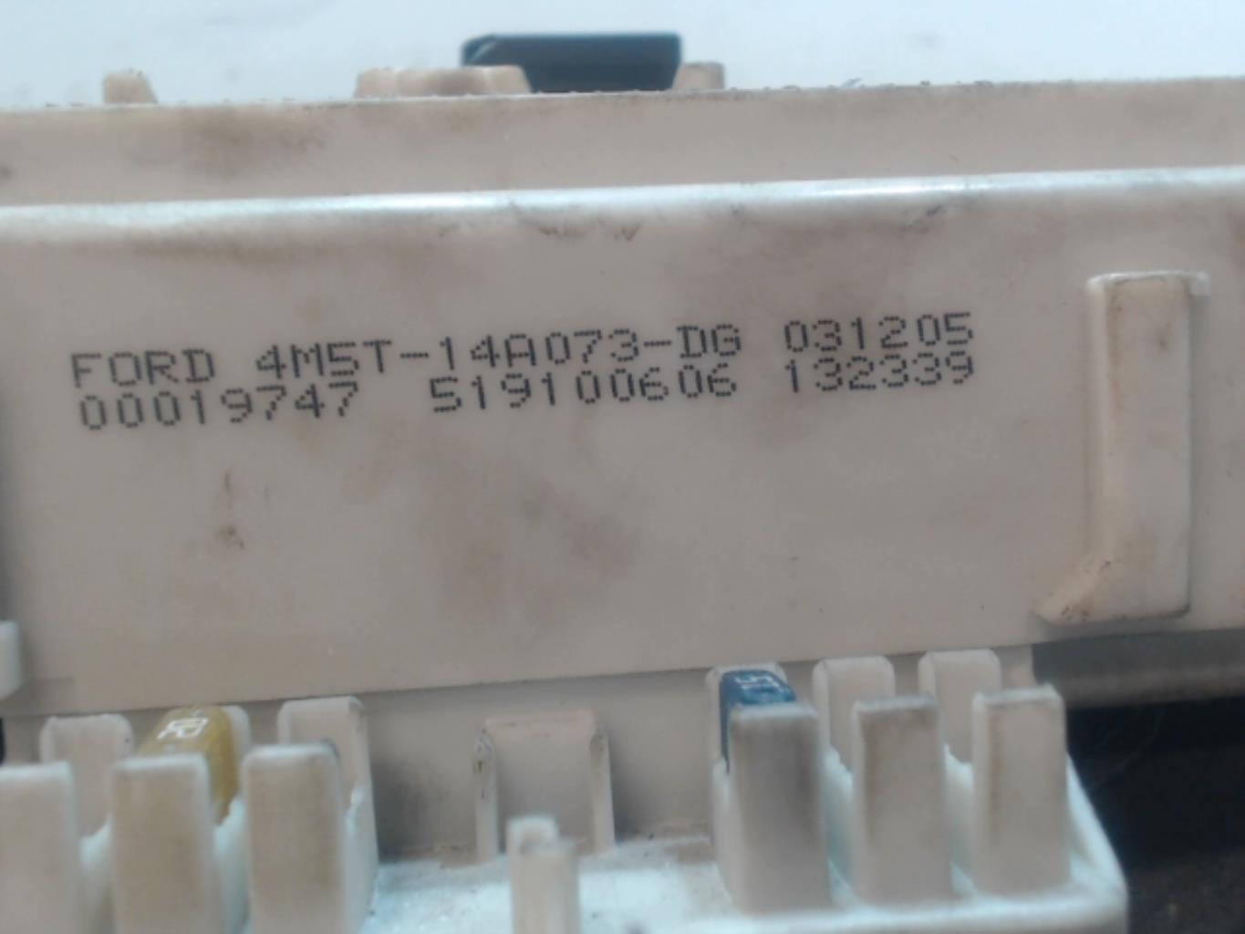 Porte fusible FORD FOCUS 2 PHASE 1 Diesel - 1