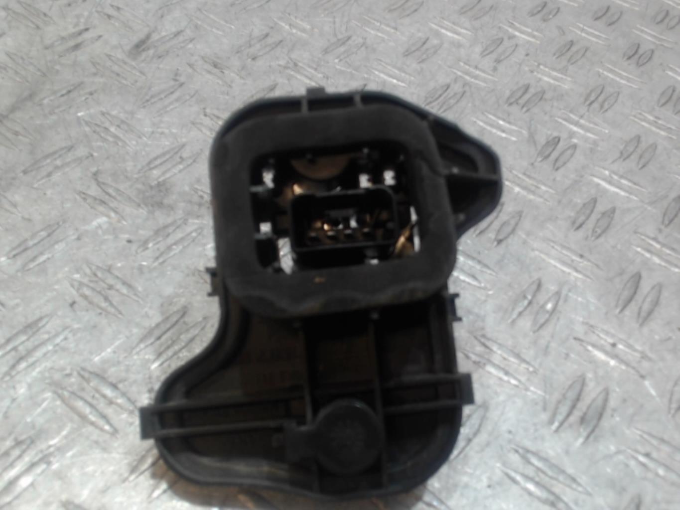 Base portalampade fanale posteriore sinistro VOLKSWAGEN GOLF 5 Diésel - 1