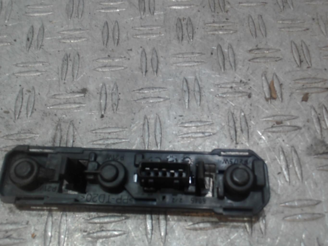 Base portalampade fanale posteriore sinistro PEUGEOT 306 BREAK Diésel - 1